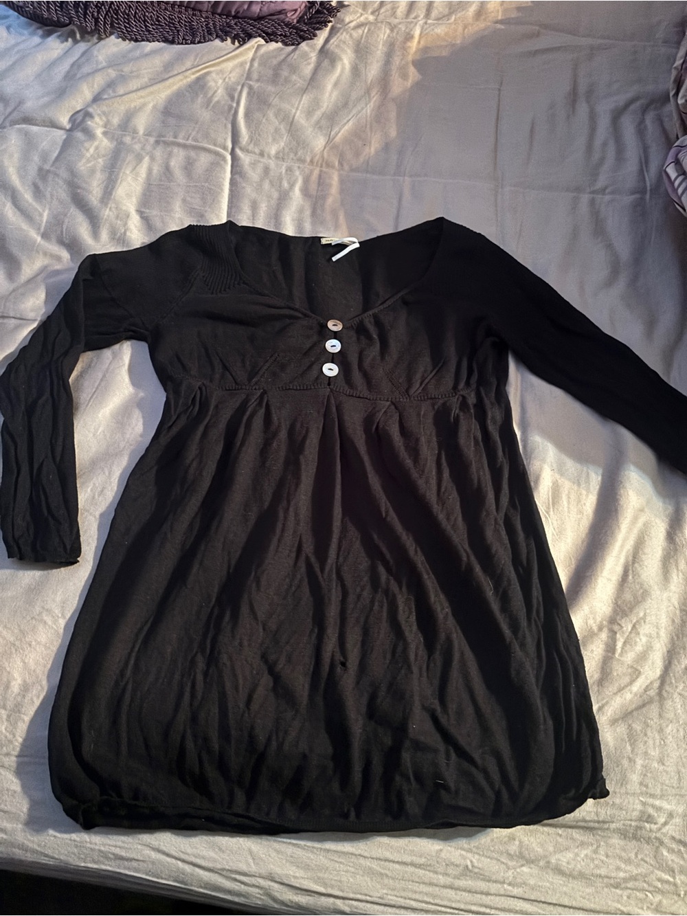 Vintage Y2K babydoll Black Long-Sleeve V-Neck Tunic Top with Button Detail